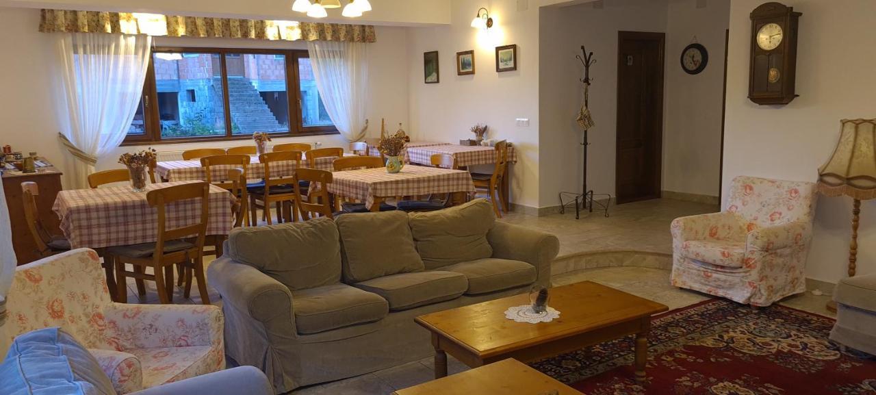 Arnica Montana Hotell Arieşeni Exteriör bild