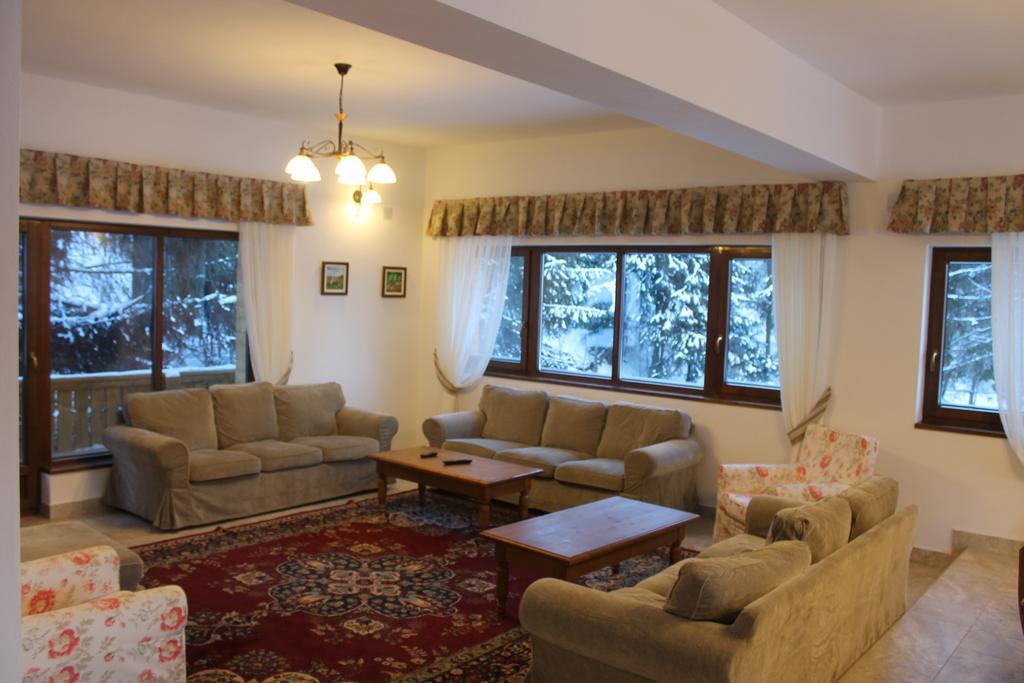 Arnica Montana Hotell Arieşeni Exteriör bild