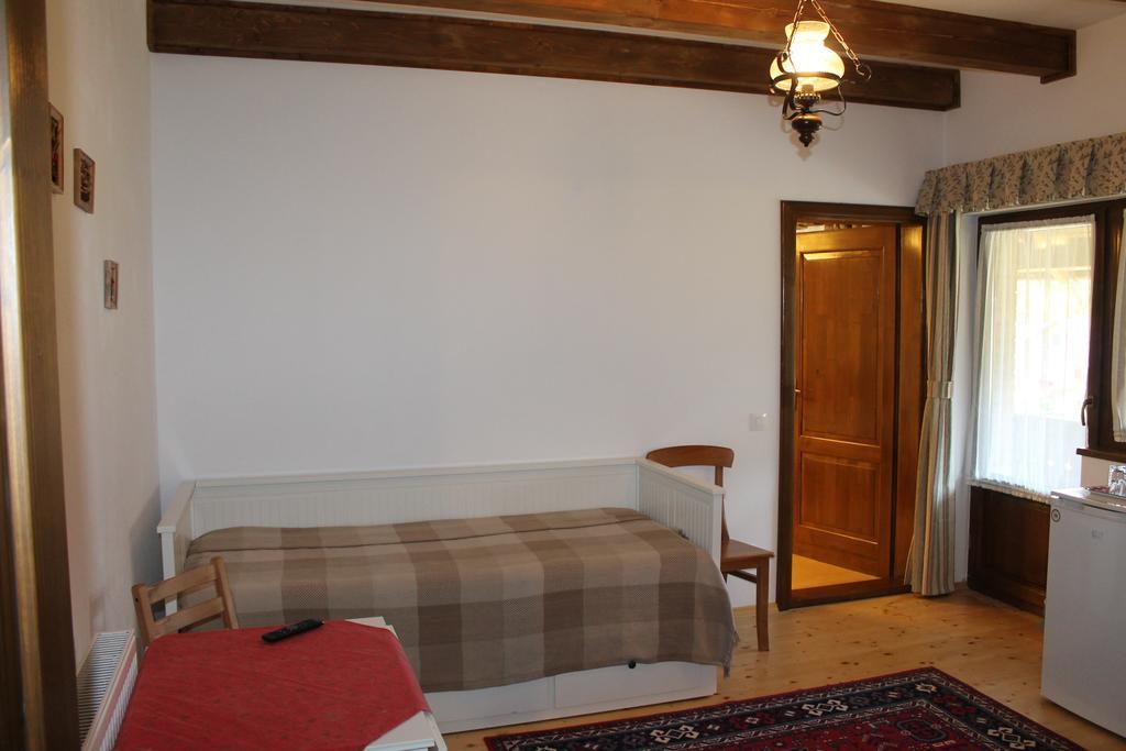 Arnica Montana Hotell Arieşeni Exteriör bild