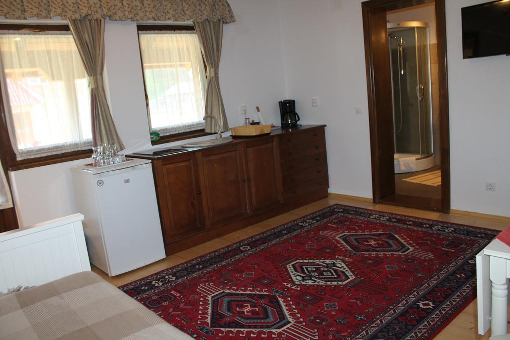 Arnica Montana Hotell Arieşeni Exteriör bild