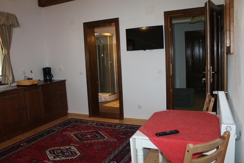 Arnica Montana Hotell Arieşeni Exteriör bild