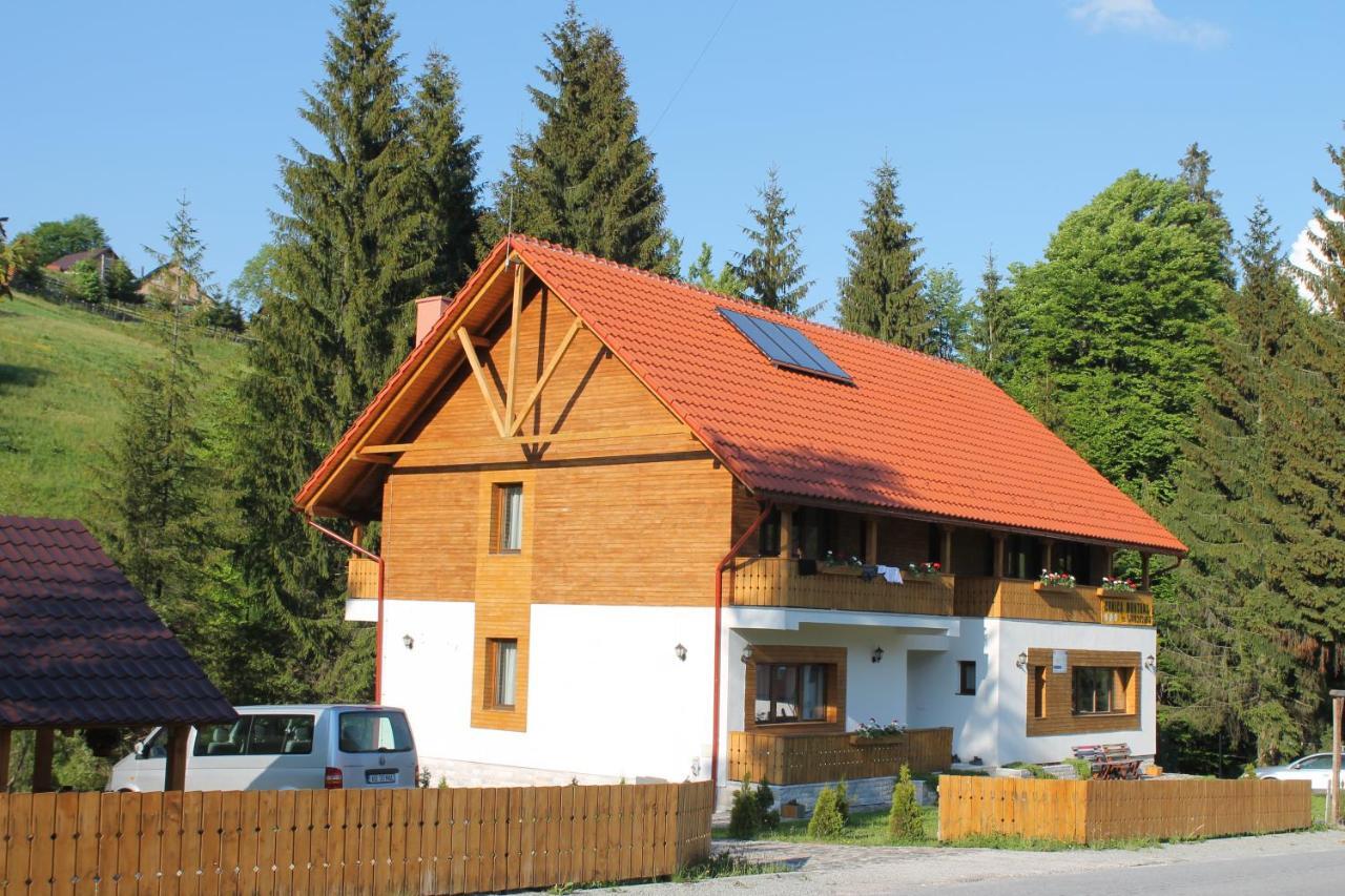 Arnica Montana Hotell Arieşeni Exteriör bild